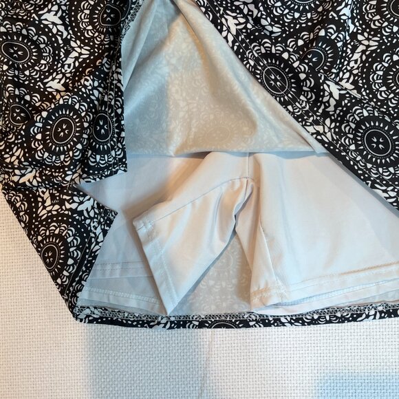Women's Black & White Mandala Print Skort Size Large – Activewear Stretch Lined - Picture 5 of 6
